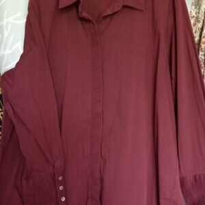 🌠 #85 Marla Wynne Eggplant Colored Button up Blouse